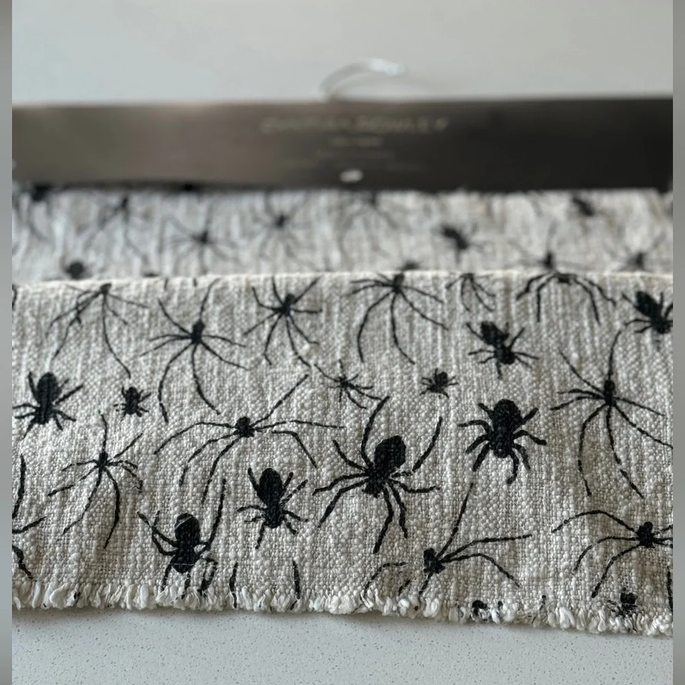 Spiders 🕷️ Table Runner - Picture 9 of 13